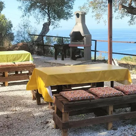 Thalia 公寓 切法卢